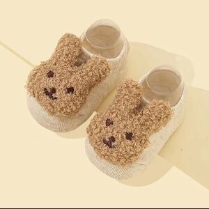 Cute and Cozy Bunny Rabbit Non-Slip Floor Socks. 0-12 Months. Brown